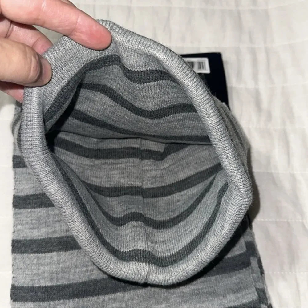 Aeropostale OS Gray Silver White Logo Stripes Knit Hat & Scarf Gift Set
